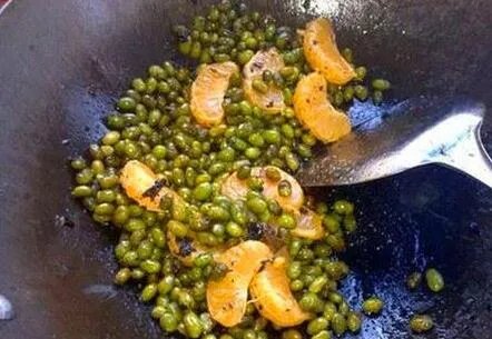 高校食堂出现一道神菜 那些年在学校吃过的黑暗料理