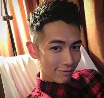 柯震东是谁的儿子 其母亲是否为雪姨