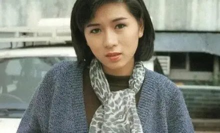罗慧娟病逝10年被晒旧照,周星驰一生难忘的女人,她为什么这么令人难忘?