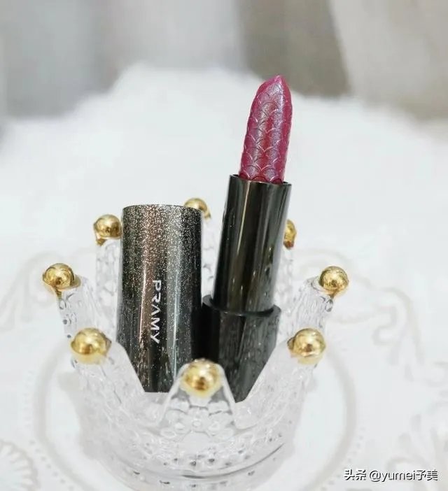 粉红色的唇膏代表什么？