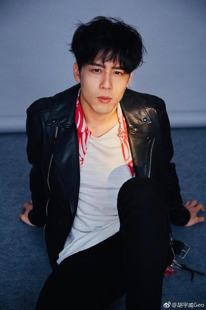 胡宇威家里很有钱吗 鬼鬼胡宇威为什么分手