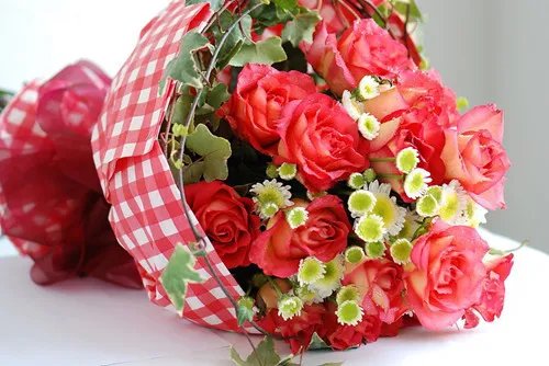 情人节送什么礼物给老婆   五类礼物促进夫妻感情