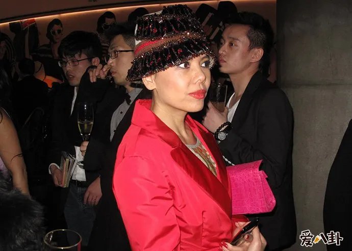 赵欣瑜章子怡“泼墨门”事件 赵欣瑜为什么离婚的