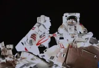 太空出差三人组向青年志愿者送上祝福，他们是怎么说的？