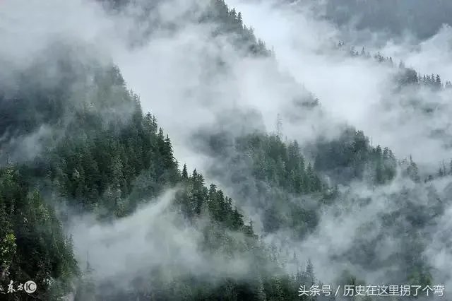 下联:千田连土土连田,如何对上联和横批?