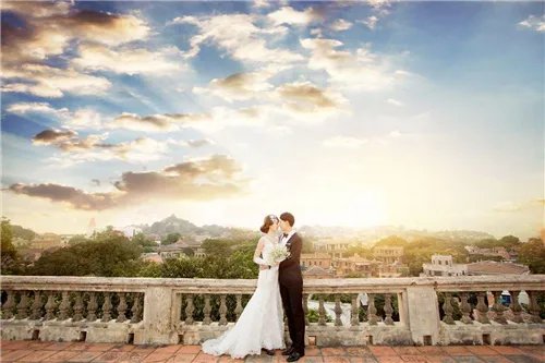 厦门鼓浪屿婚纱摄影团购 在鼓浪屿上拍婚纱照怎么样