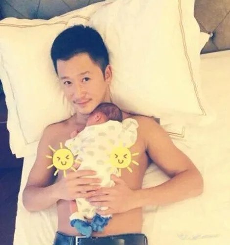 曝吴京遭海关扣留原因 颜值高犯法也任性