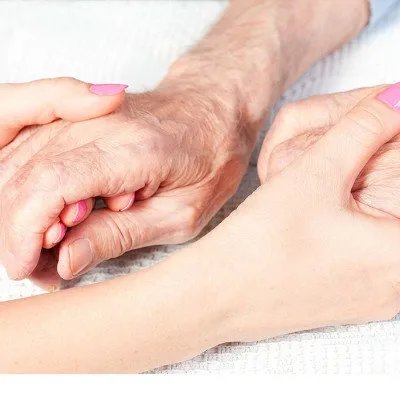 手指甲上有小坑是什么问题？