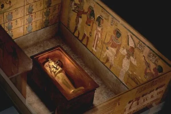 世界十大古墓稀世珍宝,萨顿胡上榜,第一是世界十大古墓之一