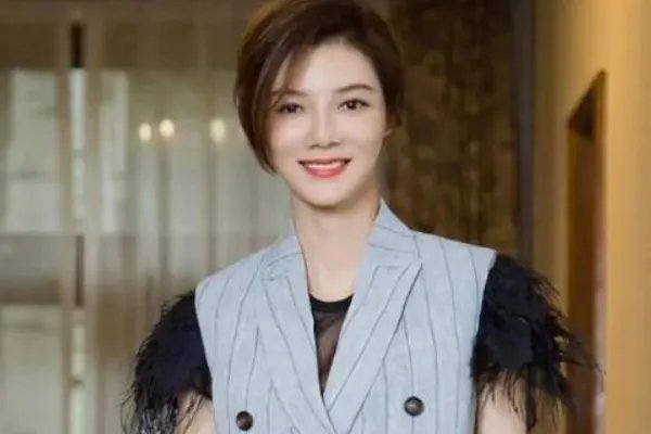 嫁给山西首富的女演员叫什么名字？