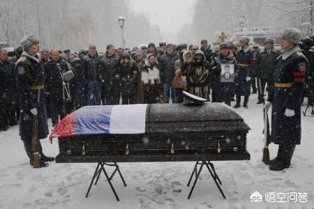 俄战机在叙被击落，飞行员引爆手榴弹殉国，你怎么看？