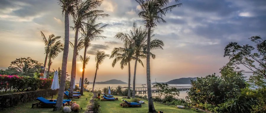 情侣十大旅游圣地排名,第二是人间天堂,三亚上榜