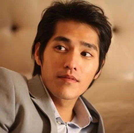 蓝正龙吻戏图片曝光   妻子被曝出已怀有二胎