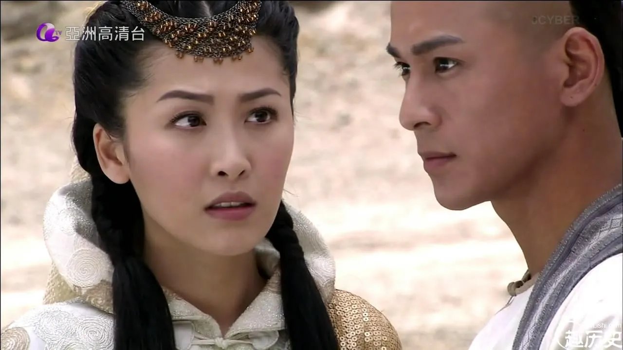 陈家洛喜欢谁 陈家洛喜欢霍青桐还是香香？