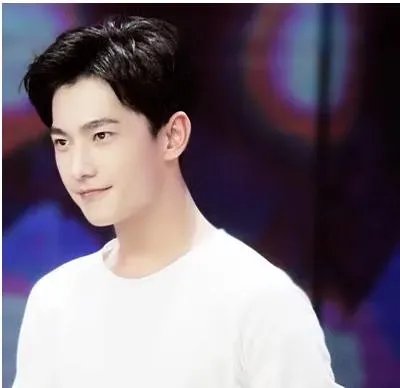 90后男孩发型图片：狂热吸睛的90后男孩发型更迷人