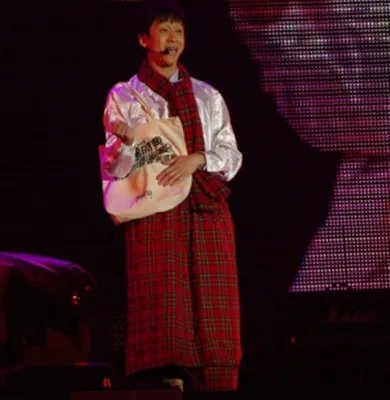 陈汉典模仿小沈阳逗笑众人 风格多变获好评