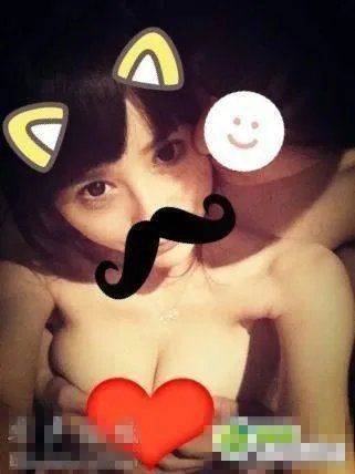 李炜和新浪微博叫“燕子717”的什么关系？