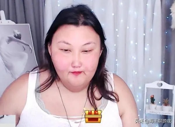斗鱼又一名女主播火了，与乔碧萝殿下不分上下，20天赚了12万，如何评价？