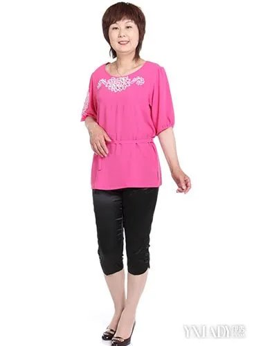 中老年发型设计中老年妇女蓬勃发型图片