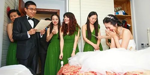 结婚整新郎招数有哪些 伴娘整新郎方法大汇总