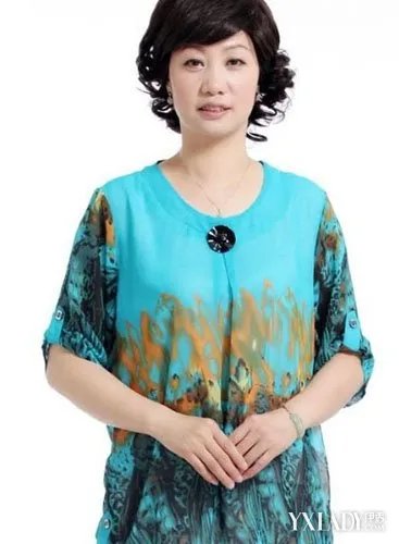 中老年发型设计中老年妇女蓬勃发型图片