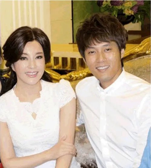 刘晓庆老公易纲照片有吗 老公阿峰两人疑离婚