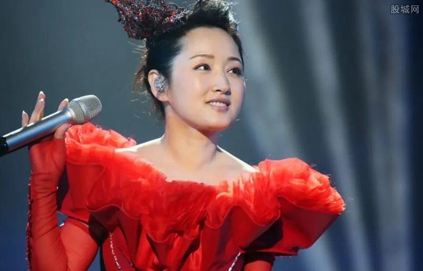 杨钰莹被多少人睡图片 为什么没人敢娶她