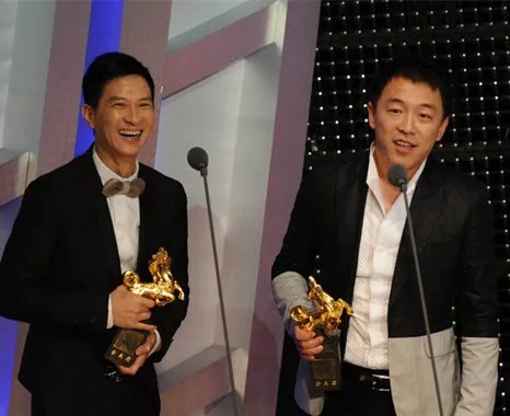 黄渤主持金马奖完整版 黄渤金马奖机智呛声蔡康永