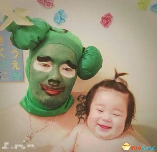 日本逗比父女泡澡照片走红网络 蠢萌犯二又有爱