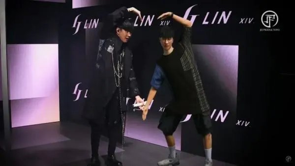 林俊杰入驻视频平台后不断打歌，怎么看待艺人在平台打歌的行为？