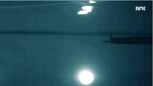 机枪扫射,士兵都跳在水里,真的可以阻挡子弹吗?