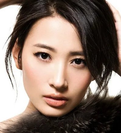 演员吕夏结婚了吗  图揭吕夏外籍老公求婚成功