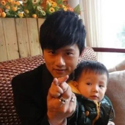 张杰和谢娜小孩照片呆萌可爱 网友怒斥女神变成生育机器