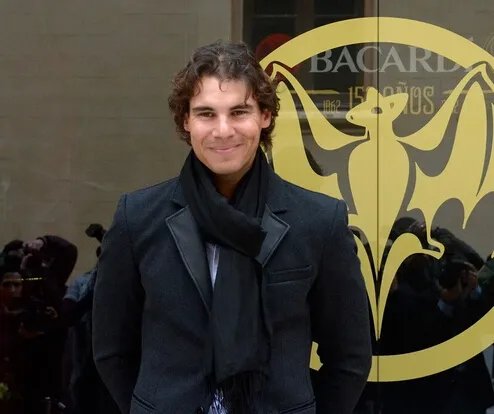 纳达尔和女友忘情激吻 揭其生命中的三个女人