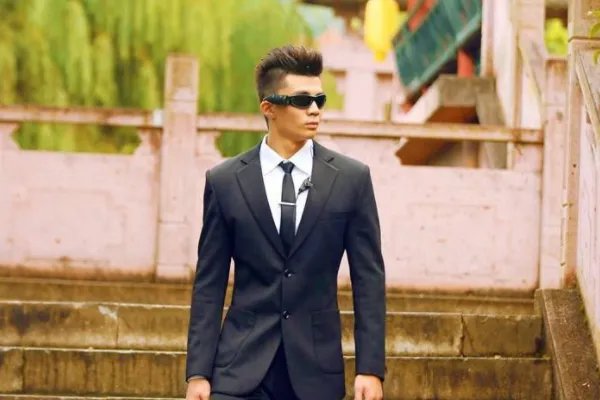 全员加速中的猎人是谁？