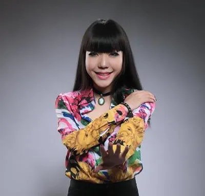 吴莫愁结婚证曝光 被质疑或是假信息