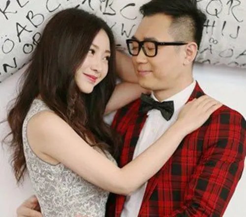 董成鹏老婆是谁？ 老婆张文露美貌如花