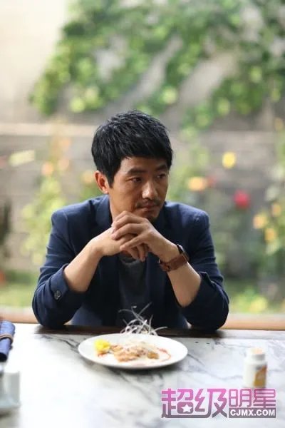 大叔范儿成新宠 “厨神”郭晓冬沧桑逆袭