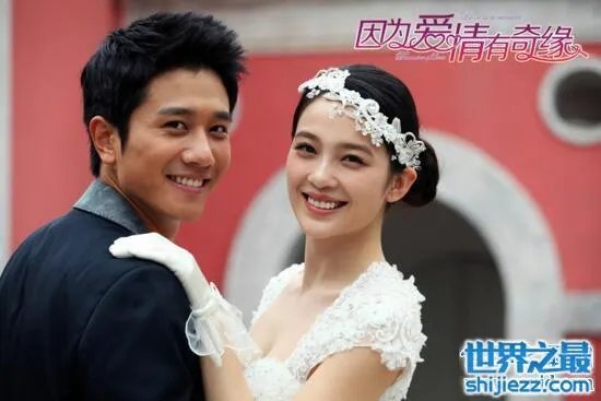 彭冠英的真正女友是谁，疑似与张含韵恋爱同居 