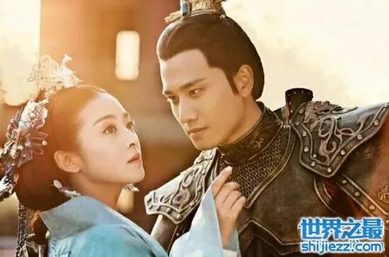 彭冠英的真正女友是谁，疑似与张含韵恋爱同居 