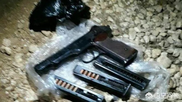 俄战机在叙被击落，飞行员引爆手榴弹殉国，你怎么看？