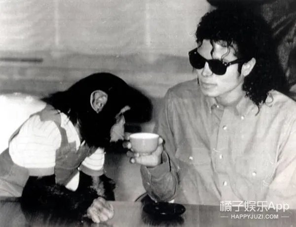 迈克尔杰克逊是如何变白的？