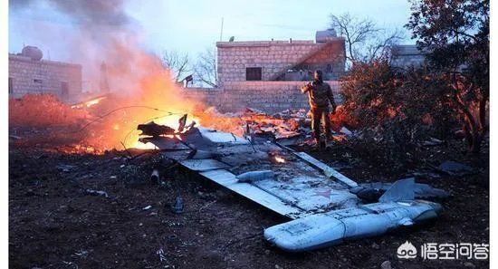 俄战机在叙被击落，飞行员引爆手榴弹殉国，你怎么看？