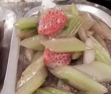高校食堂出现一道神菜 那些年在学校吃过的黑暗料理