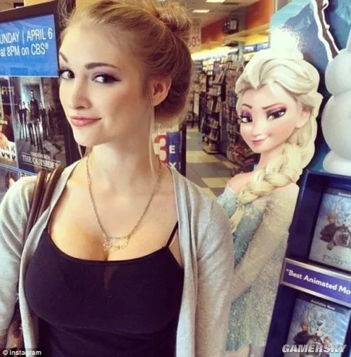 金发嫩模酷似冰雪女王 美国18岁美女网络走红