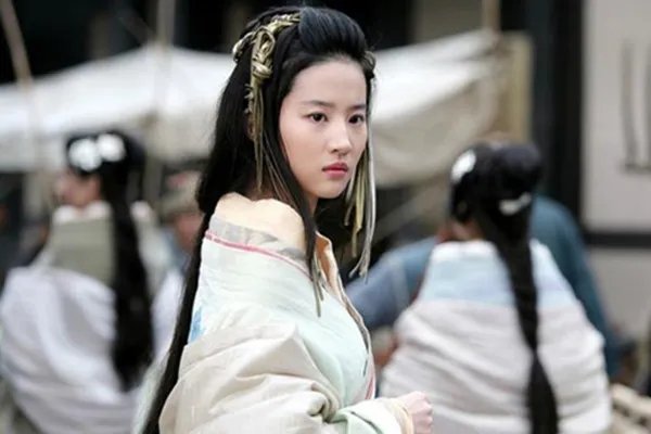 刘亦菲虞姬剧照美翻天  神仙姐姐谱写千古绝恋