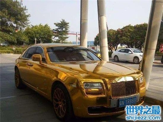 劳斯莱斯黄金跑车世界独一无二，迪拜阿拉伯富商制造 