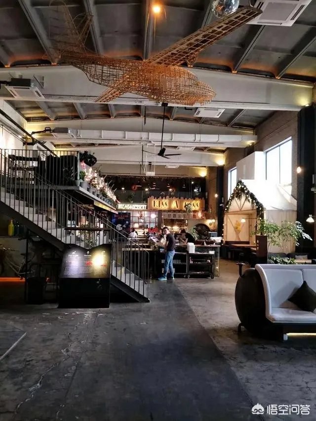 酒吧灯光应该怎么设计？