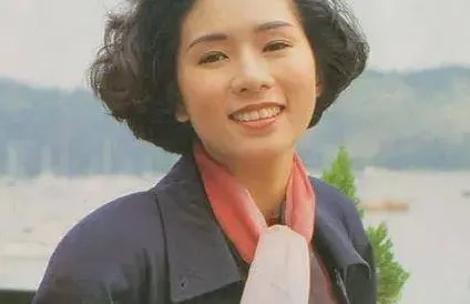 罗慧娟病逝10年被晒旧照，周星驰一生难忘的女人，她为什么这么令人难忘?