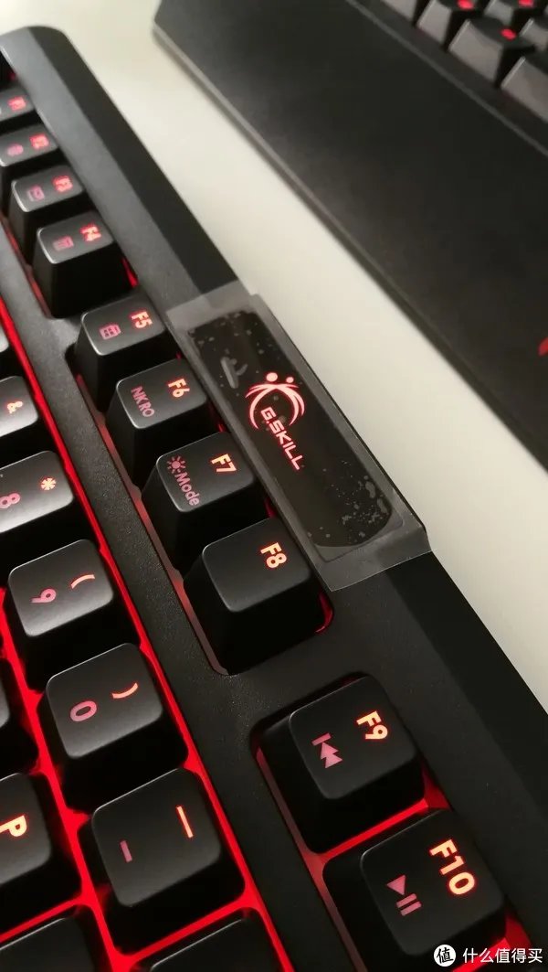 G.SKILL 芝奇 KM560 MX 全背光机械键盘 开箱